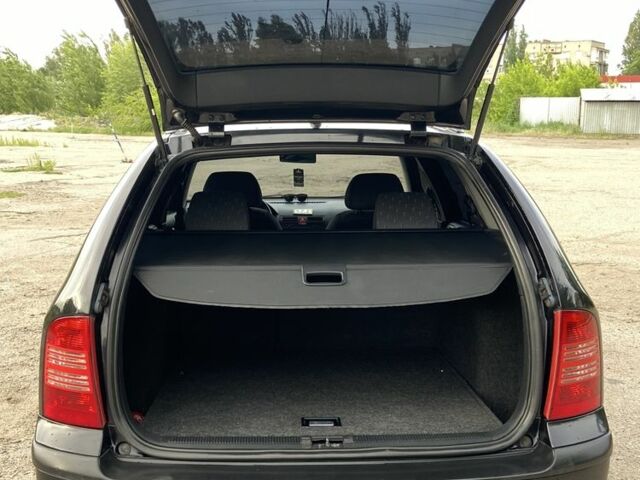 Черный Шкода Октавия, объемом двигателя 1.6 л и пробегом 260 тыс. км за 4700 $, фото 9 на Automoto.ua