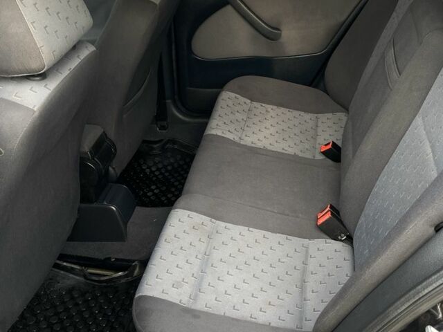 Черный Шкода Октавия, объемом двигателя 1.6 л и пробегом 260 тыс. км за 4700 $, фото 12 на Automoto.ua