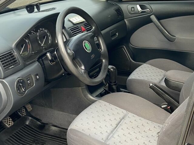Чорний Шкода Октавія, об'ємом двигуна 1.6 л та пробігом 260 тис. км за 4900 $, фото 9 на Automoto.ua