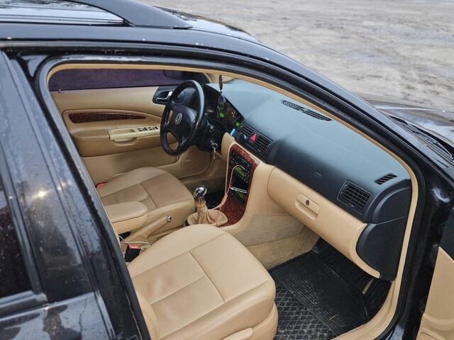 Черный Шкода Октавия, объемом двигателя 1.8 л и пробегом 390 тыс. км за 3999 $, фото 1 на Automoto.ua