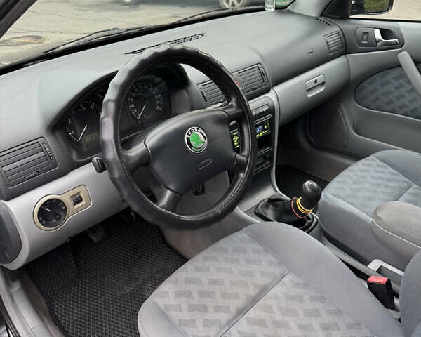 Черный Шкода Октавия, объемом двигателя 1.98 л и пробегом 188 тыс. км за 4200 $, фото 9 на Automoto.ua