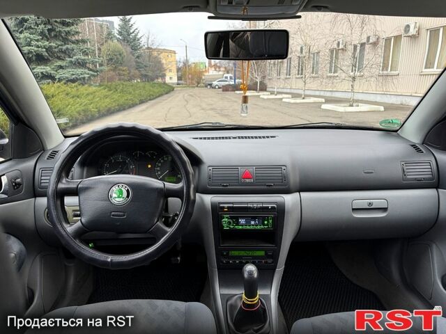 Черный Шкода Октавия, объемом двигателя 2 л и пробегом 188 тыс. км за 4200 $, фото 11 на Automoto.ua