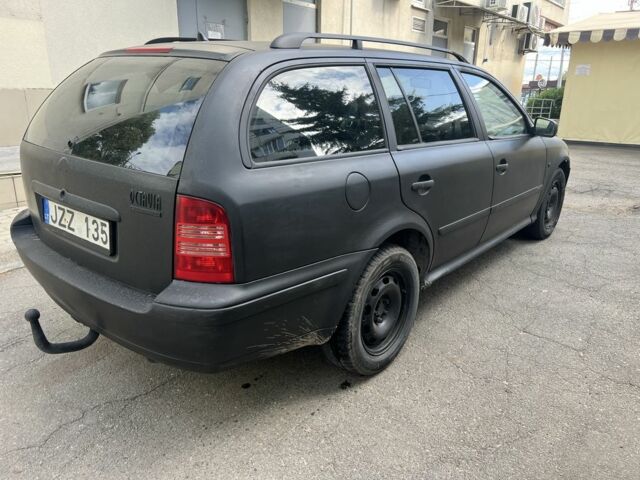 Черный Шкода Октавия, объемом двигателя 1.9 л и пробегом 340 тыс. км за 1750 $, фото 2 на Automoto.ua