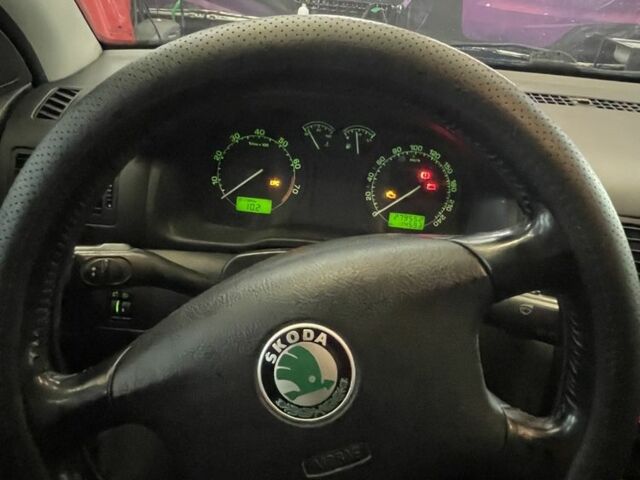 Черный Шкода Октавия, объемом двигателя 2 л и пробегом 275 тыс. км за 4800 $, фото 8 на Automoto.ua