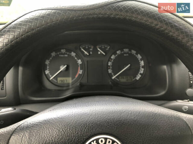 Чорний Шкода Октавія, об'ємом двигуна 1.6 л та пробігом 273 тис. км за 4900 $, фото 4 на Automoto.ua