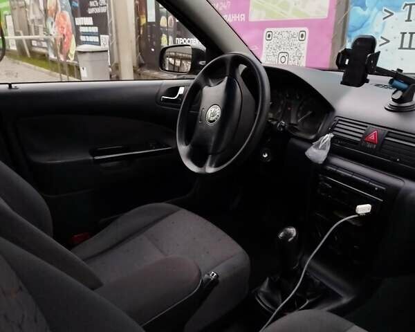 Чорний Шкода Октавія, об'ємом двигуна 1.6 л та пробігом 231 тис. км за 5000 $, фото 11 на Automoto.ua