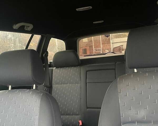 Черный Шкода Октавия, объемом двигателя 1.6 л и пробегом 227 тыс. км за 4200 $, фото 6 на Automoto.ua