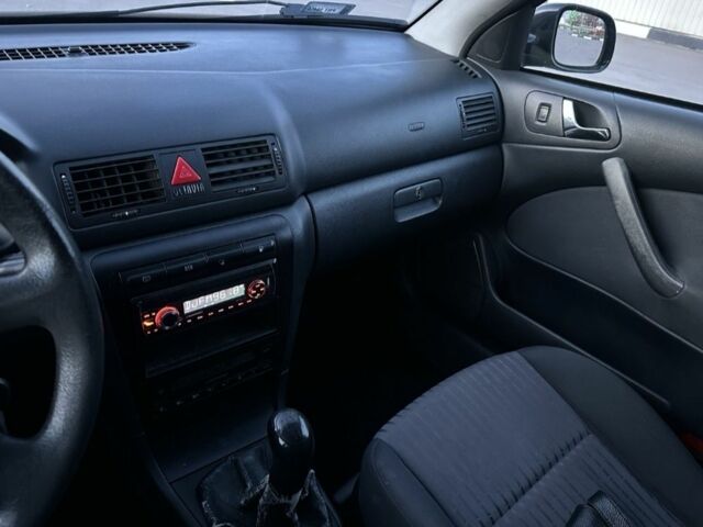 Черный Шкода Октавия, объемом двигателя 1.9 л и пробегом 276 тыс. км за 2350 $, фото 7 на Automoto.ua