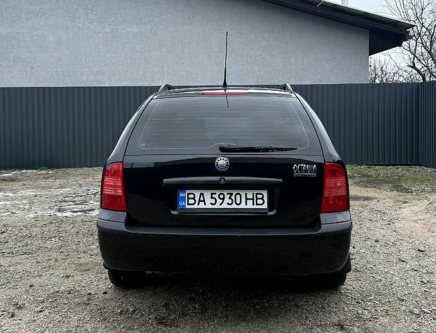 Чорний Шкода Октавія, об'ємом двигуна 1.6 л та пробігом 219 тис. км за 4650 $, фото 9 на Automoto.ua