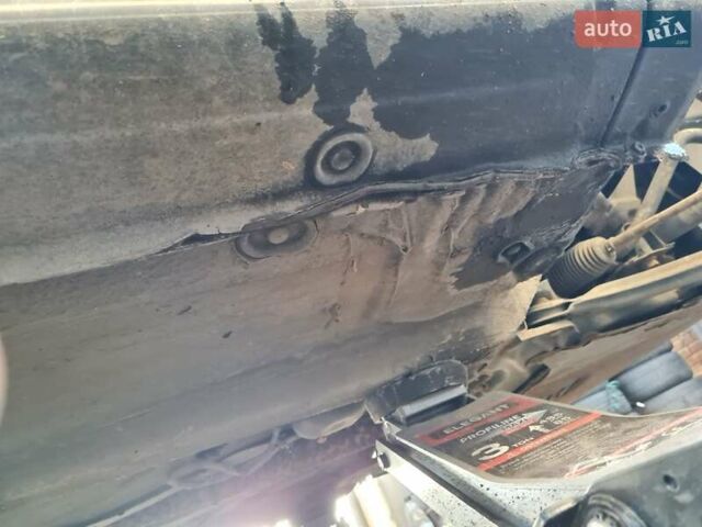 Черный Шкода Октавия, объемом двигателя 1.6 л и пробегом 221 тыс. км за 3200 $, фото 16 на Automoto.ua