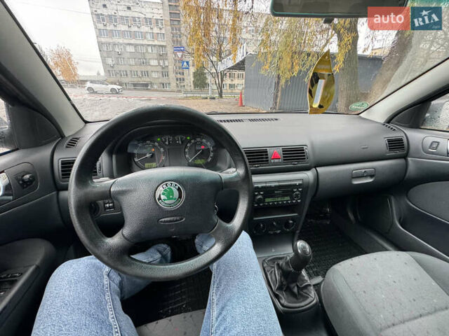 Черный Шкода Октавия, объемом двигателя 1.6 л и пробегом 215 тыс. км за 4800 $, фото 16 на Automoto.ua