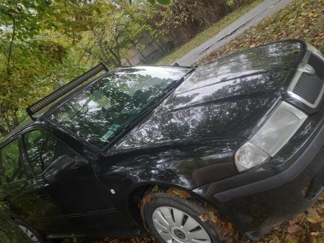 Черный Шкода Октавия, объемом двигателя 1.9 л и пробегом 379 тыс. км за 2495 $, фото 3 на Automoto.ua