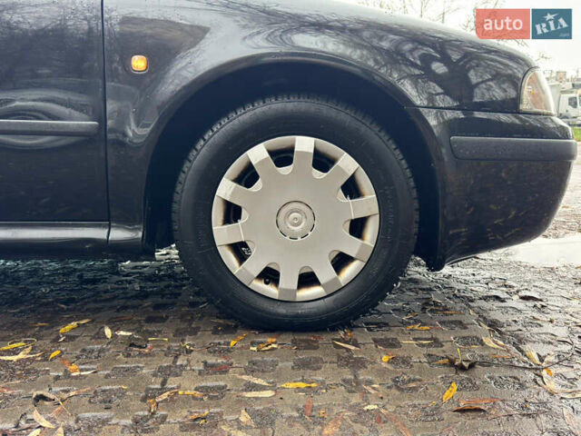 Черный Шкода Октавия, объемом двигателя 1.6 л и пробегом 215 тыс. км за 4800 $, фото 13 на Automoto.ua