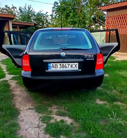 Черный Шкода Октавия, объемом двигателя 1.6 л и пробегом 0 тыс. км за 4300 $, фото 1 на Automoto.ua