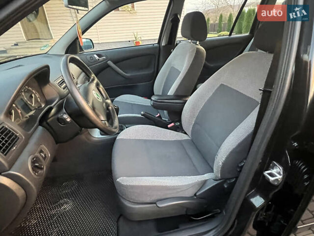 Черный Шкода Октавия, объемом двигателя 1.6 л и пробегом 168 тыс. км за 4950 $, фото 7 на Automoto.ua