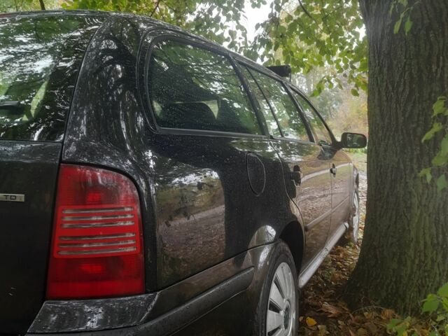 Черный Шкода Октавия, объемом двигателя 1.9 л и пробегом 379 тыс. км за 2495 $, фото 1 на Automoto.ua