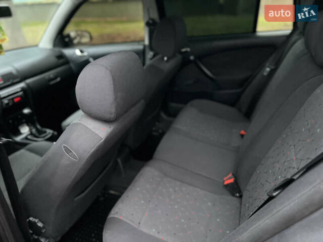 Черный Шкода Октавия, объемом двигателя 1.6 л и пробегом 263 тыс. км за 4500 $, фото 7 на Automoto.ua