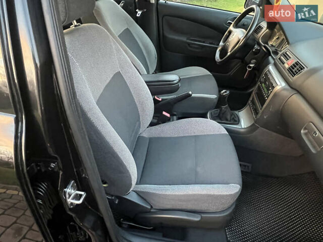 Черный Шкода Октавия, объемом двигателя 1.6 л и пробегом 168 тыс. км за 4950 $, фото 12 на Automoto.ua