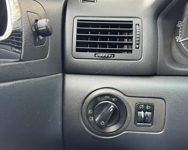 Черный Шкода Октавия, объемом двигателя 1.6 л и пробегом 215 тыс. км за 4800 $, фото 19 на Automoto.ua