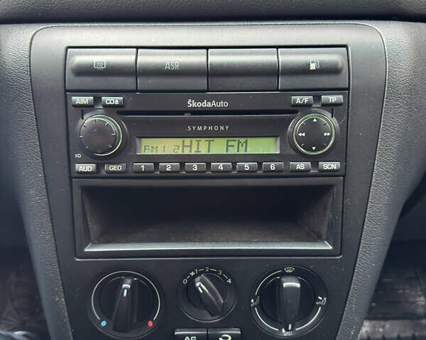 Черный Шкода Октавия, объемом двигателя 1.6 л и пробегом 215 тыс. км за 4800 $, фото 18 на Automoto.ua