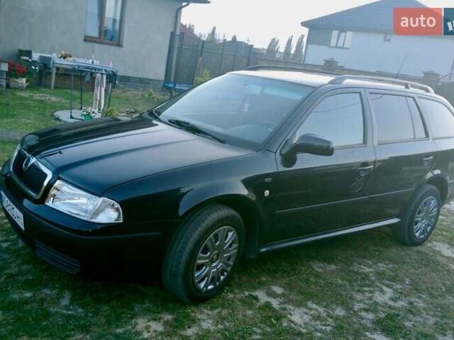 Черный Шкода Октавия, объемом двигателя 1.6 л и пробегом 220 тыс. км за 4600 $, фото 2 на Automoto.ua