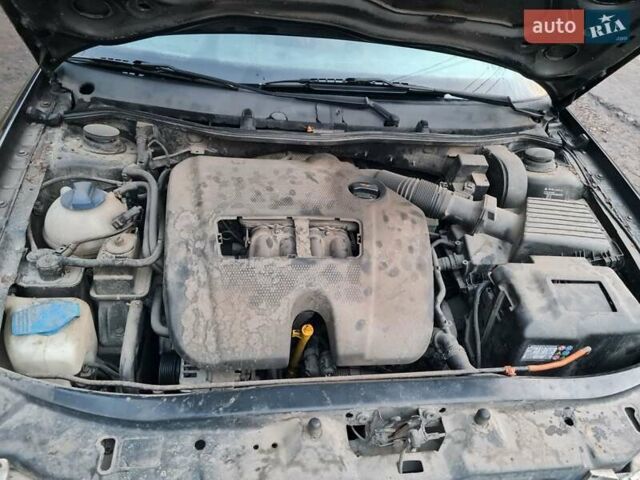 Черный Шкода Октавия, объемом двигателя 1.6 л и пробегом 221 тыс. км за 3200 $, фото 24 на Automoto.ua