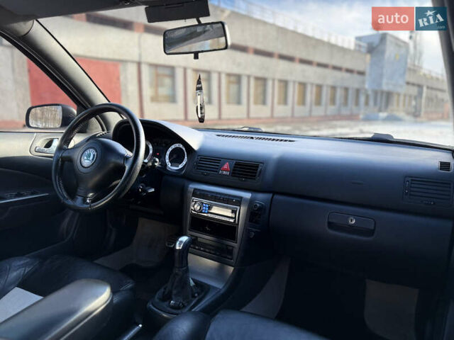 Черный Шкода Октавия, объемом двигателя 1.78 л и пробегом 304 тыс. км за 5800 $, фото 9 на Automoto.ua