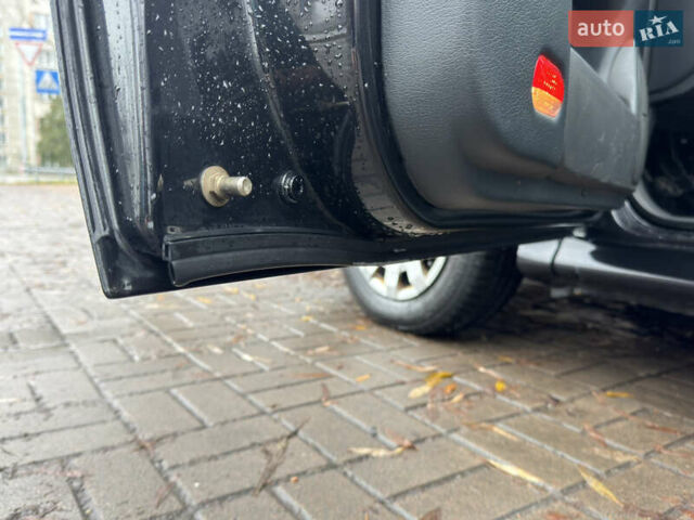 Черный Шкода Октавия, объемом двигателя 1.6 л и пробегом 215 тыс. км за 4800 $, фото 10 на Automoto.ua