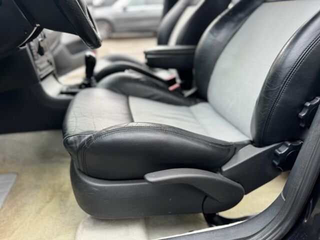 Черный Шкода Октавия, объемом двигателя 1.8 л и пробегом 252 тыс. км за 5900 $, фото 14 на Automoto.ua