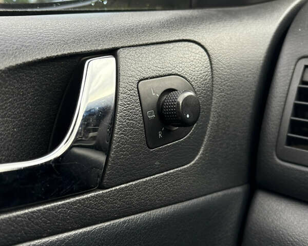 Черный Шкода Октавия, объемом двигателя 1.98 л и пробегом 240 тыс. км за 4450 $, фото 11 на Automoto.ua