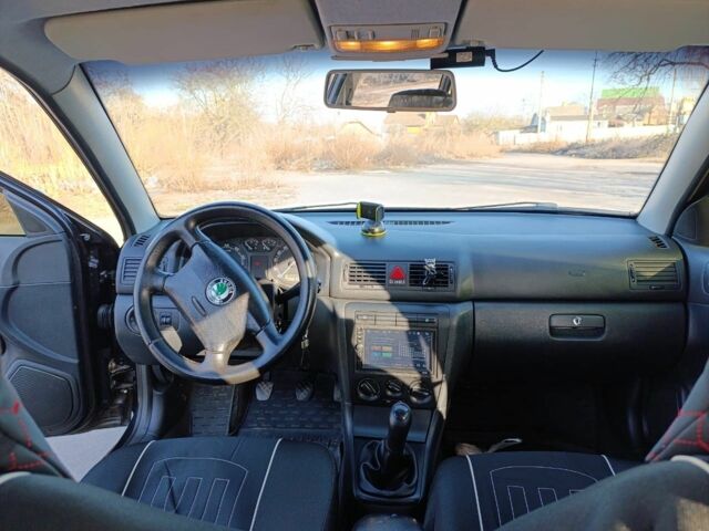 Черный Шкода Октавия, объемом двигателя 0 л и пробегом 250 тыс. км за 5000 $, фото 3 на Automoto.ua