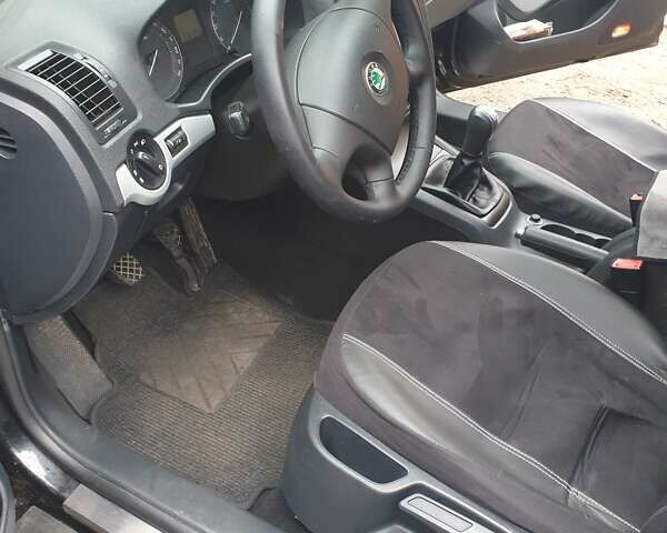 Чорний Шкода Октавія, об'ємом двигуна 1.6 л та пробігом 213 тис. км за 6000 $, фото 3 на Automoto.ua
