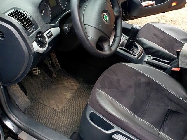 Чорний Шкода Октавія, об'ємом двигуна 1.6 л та пробігом 213 тис. км за 5700 $, фото 5 на Automoto.ua