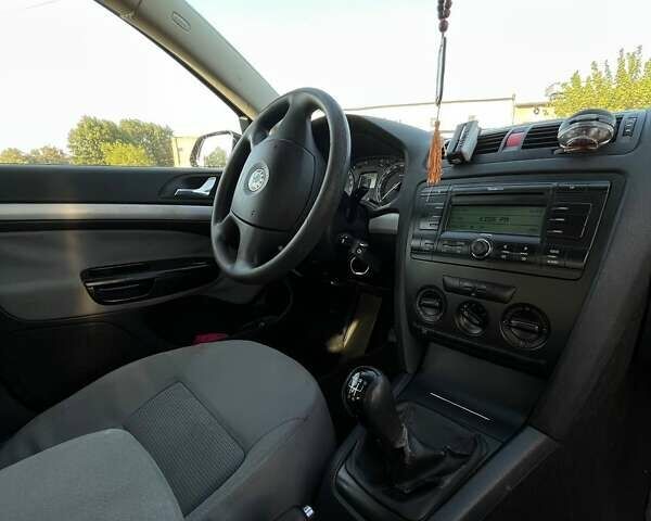 Черный Шкода Октавия, объемом двигателя 1.6 л и пробегом 268 тыс. км за 5700 $, фото 17 на Automoto.ua