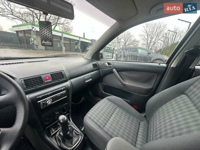 Черный Шкода Октавия, объемом двигателя 1.6 л и пробегом 261 тыс. км за 5700 $, фото 15 на Automoto.ua