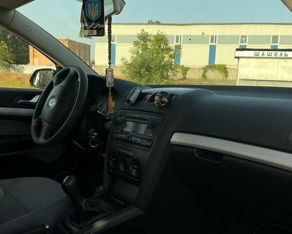 Черный Шкода Октавия, объемом двигателя 1.6 л и пробегом 268 тыс. км за 5700 $, фото 15 на Automoto.ua