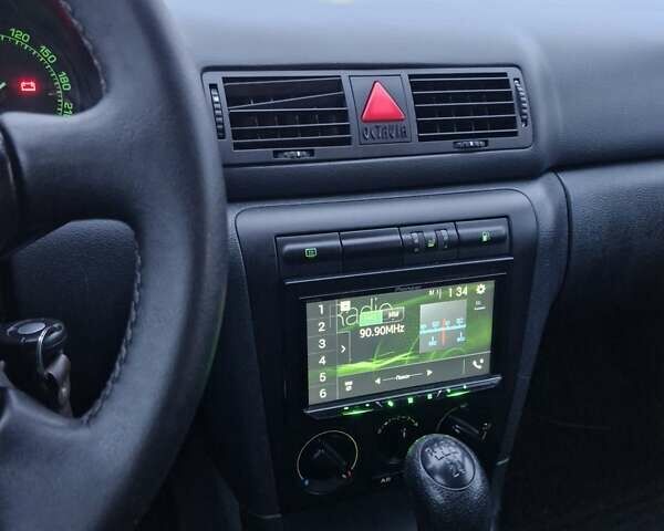 Чорний Шкода Октавія, об'ємом двигуна 1.6 л та пробігом 275 тис. км за 4650 $, фото 18 на Automoto.ua