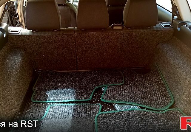 Черный Шкода Октавия, объемом двигателя 1.6 л и пробегом 180 тыс. км за 5500 $, фото 8 на Automoto.ua