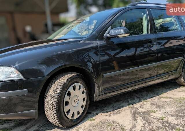 Черный Шкода Октавия, объемом двигателя 1.6 л и пробегом 273 тыс. км за 4350 $, фото 5 на Automoto.ua