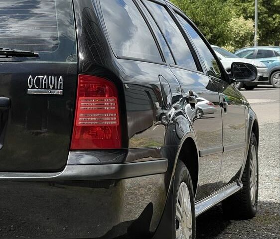 Черный Шкода Октавия, объемом двигателя 1.6 л и пробегом 205 тыс. км за 4950 $, фото 4 на Automoto.ua