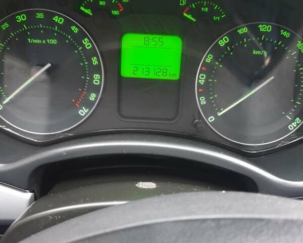 Чорний Шкода Октавія, об'ємом двигуна 1.6 л та пробігом 213 тис. км за 6000 $, фото 7 на Automoto.ua