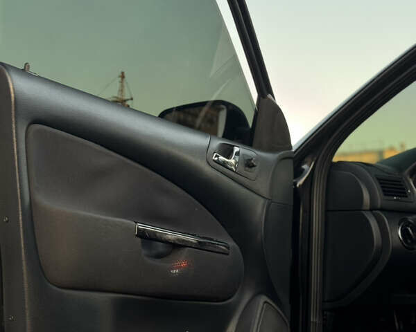 Черный Шкода Октавия, объемом двигателя 1.78 л и пробегом 338 тыс. км за 6500 $, фото 6 на Automoto.ua