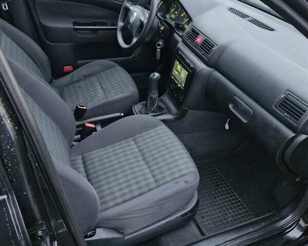 Чорний Шкода Октавія, об'ємом двигуна 1.6 л та пробігом 275 тис. км за 4650 $, фото 20 на Automoto.ua