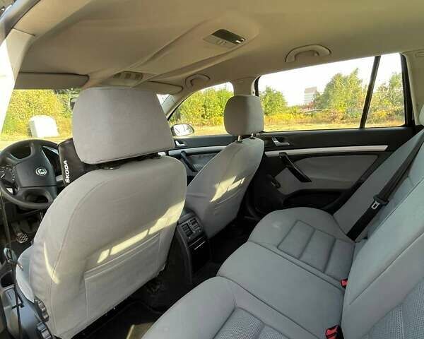 Черный Шкода Октавия, объемом двигателя 1.6 л и пробегом 268 тыс. км за 5700 $, фото 20 на Automoto.ua