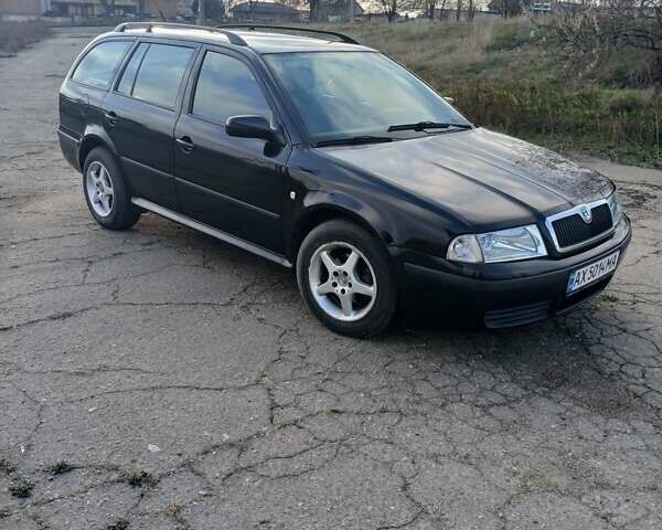 Черный Шкода Октавия, объемом двигателя 1.6 л и пробегом 274 тыс. км за 4250 $, фото 1 на Automoto.ua