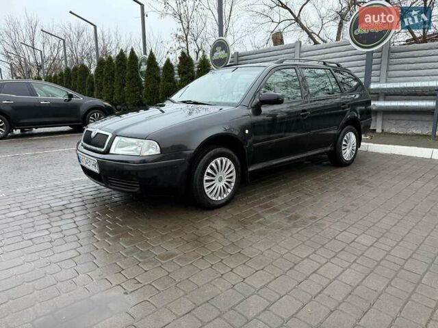 Черный Шкода Октавия, объемом двигателя 1.6 л и пробегом 261 тыс. км за 5700 $, фото 3 на Automoto.ua