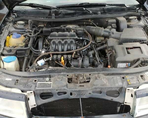 Черный Шкода Октавия, объемом двигателя 1.6 л и пробегом 255 тыс. км за 5500 $, фото 4 на Automoto.ua