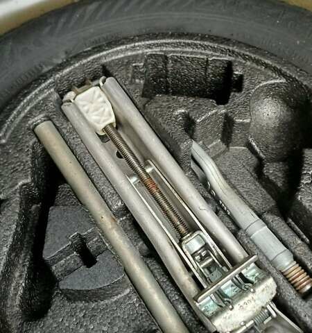 Черный Шкода Октавия, объемом двигателя 1.6 л и пробегом 350 тыс. км за 4800 $, фото 26 на Automoto.ua