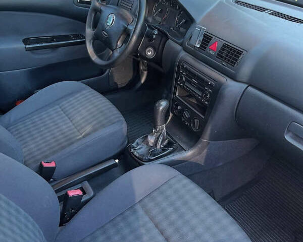 Чорний Шкода Октавія, об'ємом двигуна 1.6 л та пробігом 217 тис. км за 5100 $, фото 10 на Automoto.ua