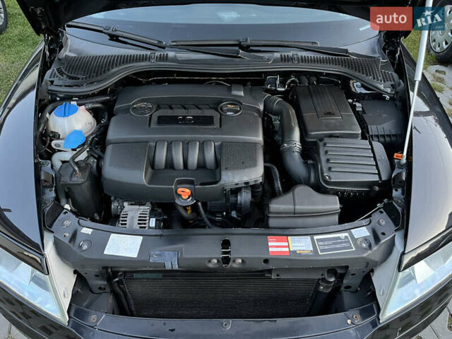 Черный Шкода Октавия, объемом двигателя 1.6 л и пробегом 203 тыс. км за 6300 $, фото 4 на Automoto.ua